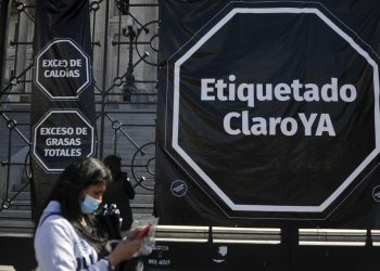 El Gobierno reglamentó la ley de etiquetado frontal de alimentos. Cuándo comienza a regir