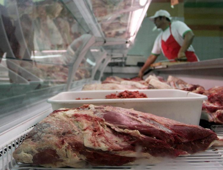 Así aumentaron los fideos y el asado en 26 meses