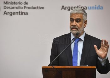 Los comercios de proximidad contarán con una canasta de 60 productos regulados