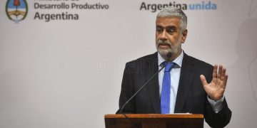 Los comercios de proximidad contarán con una canasta de 60 productos regulados