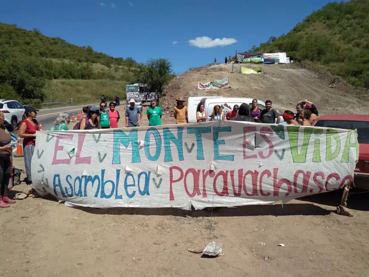 Los manifestantes sostienen la medida de fuerza desde el sábado pasado.