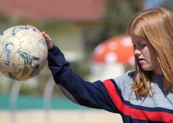 Descartan la obligatoriedad de usar barbijo en clases al aire libre de Educación Física
