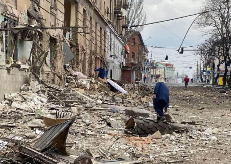 Tras un largo asedio, tropas rusas llegaron al centro de Mariúpol