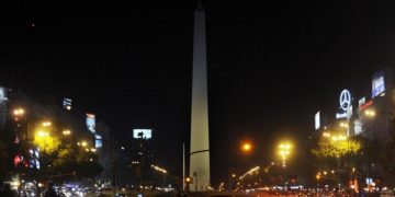 Las principales ciudades del país estuvieron a media luz para adherir a «La Hora del Planeta»