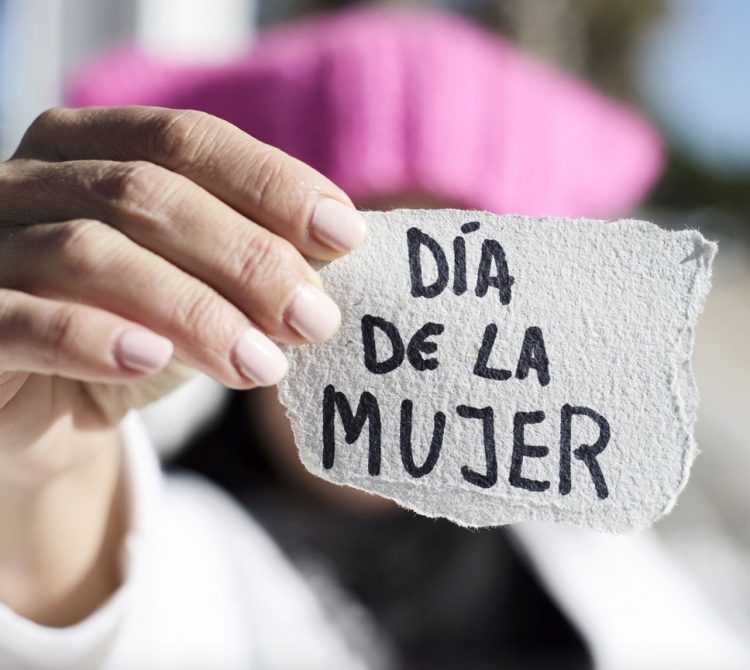 Movilizaciones, actos oficiales y eventos artísticos en las provincias por el 8M