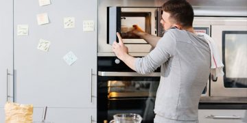 El uso de microondas pero concebido por los que más saben: tres tips de chefs con estrella Michelin