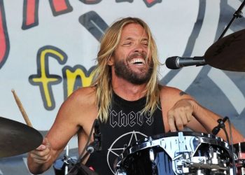Falleció Taylor Hawkins, baterista de Foo Fighters