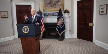 Biden prohibió en EEUU la importación de hidrocarburos desde Rusia
