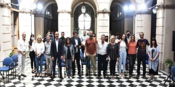 Butacas y pantalla grande