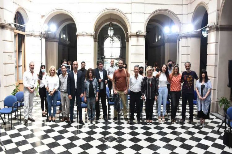 Lápices a la obra: abrió la convocatoria literaria 'Córdoba mata'