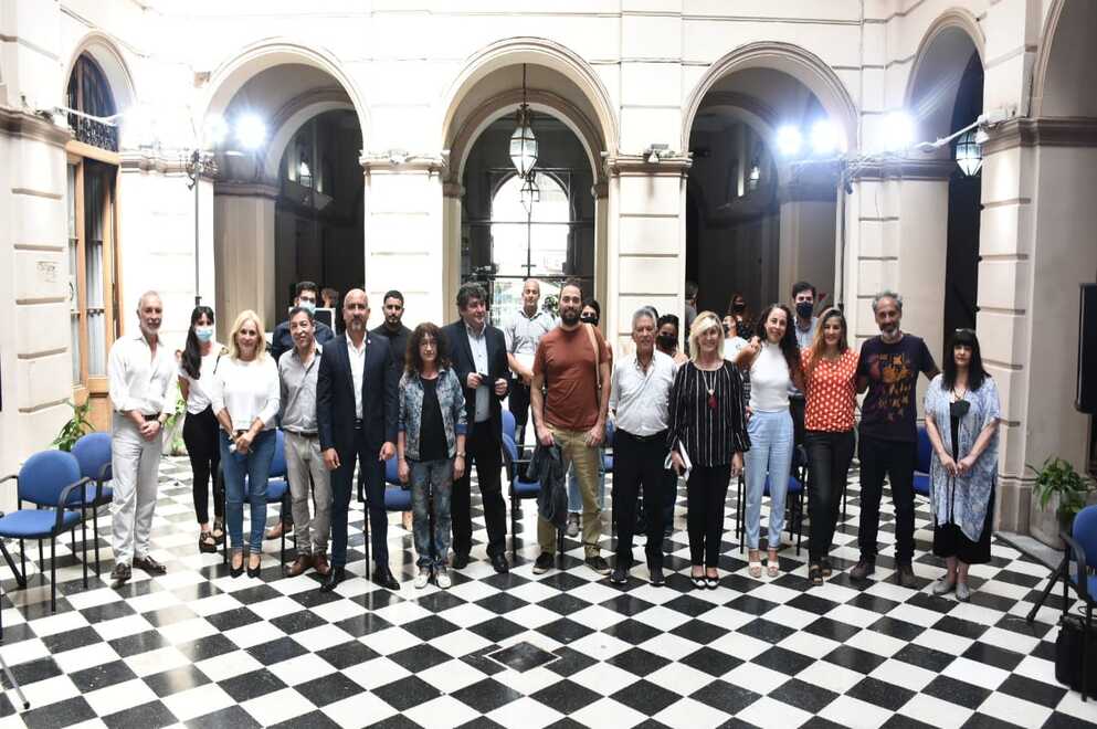 Lápices a la obra: abrió la convocatoria literaria 'Córdoba mata'