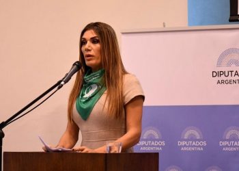 Flor de la V se refirió los dichos transfóbicos de Amalia Granata y Carmen Barbieri