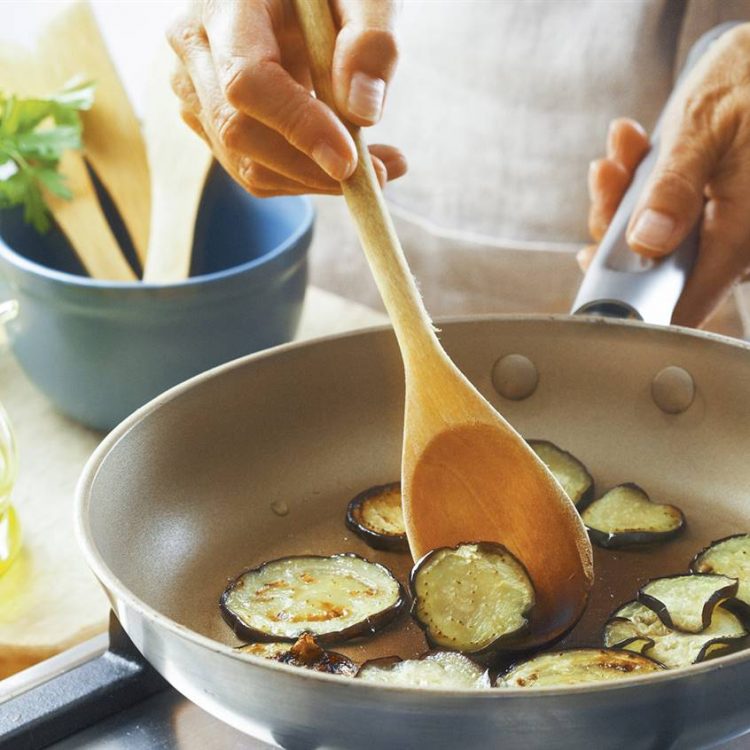 Trucos y alternativas para cocinar sin aceite