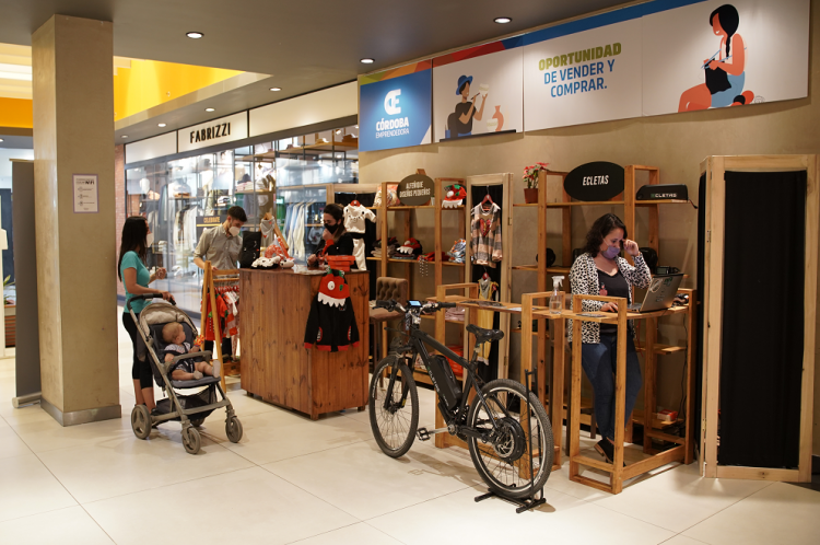 El Córdoba Shopping abrió sus puertas a los emprendimientos locales