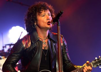 Enrique Bunbury anunció su sorpresivo retiro de los escenarios por un problema de salud