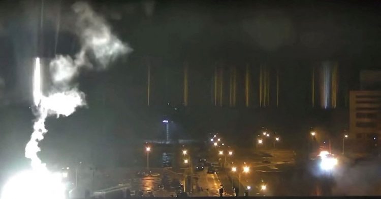 Bomberos lograron controlar el incendio de la planta nuclear más grande de Europa