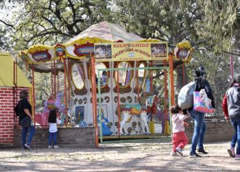 Un policía uniformado robó un juguete de un kiosco del Parque Sarmiento