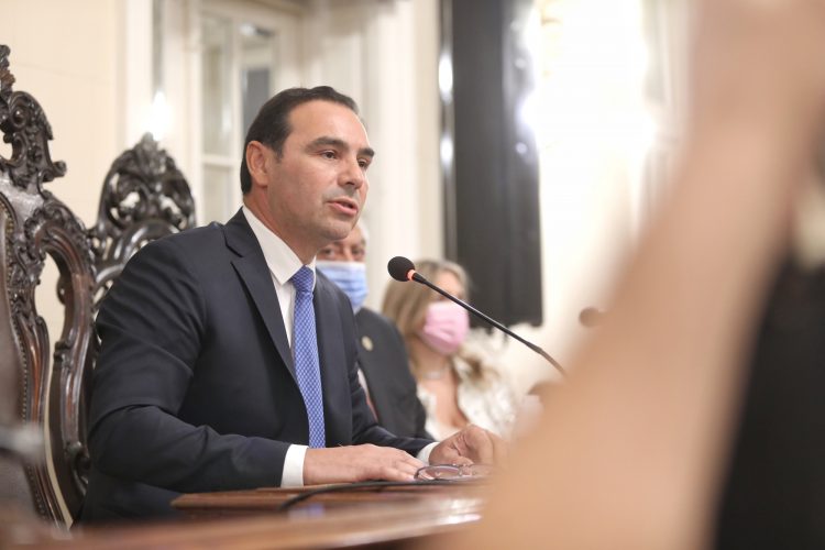 El gobernador correntino Gustavo Valdés.