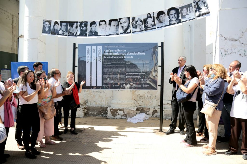 Sepulturas clandestinas: señalizaron el cementerio de San Vicente