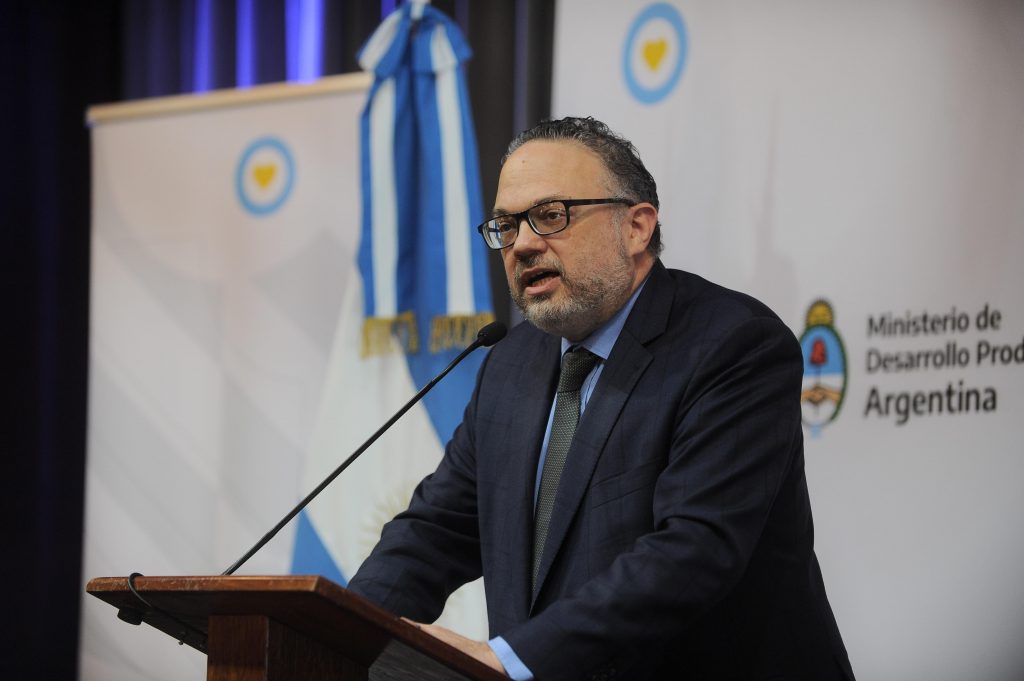 Kulfas afirmó que los precios de los alimentos se retrotraerán a valores de febrero