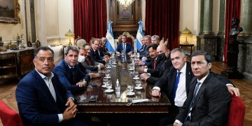 Con el apoyo de la CGT, continúan los debates por el acuerdo con el FMI en Diputados