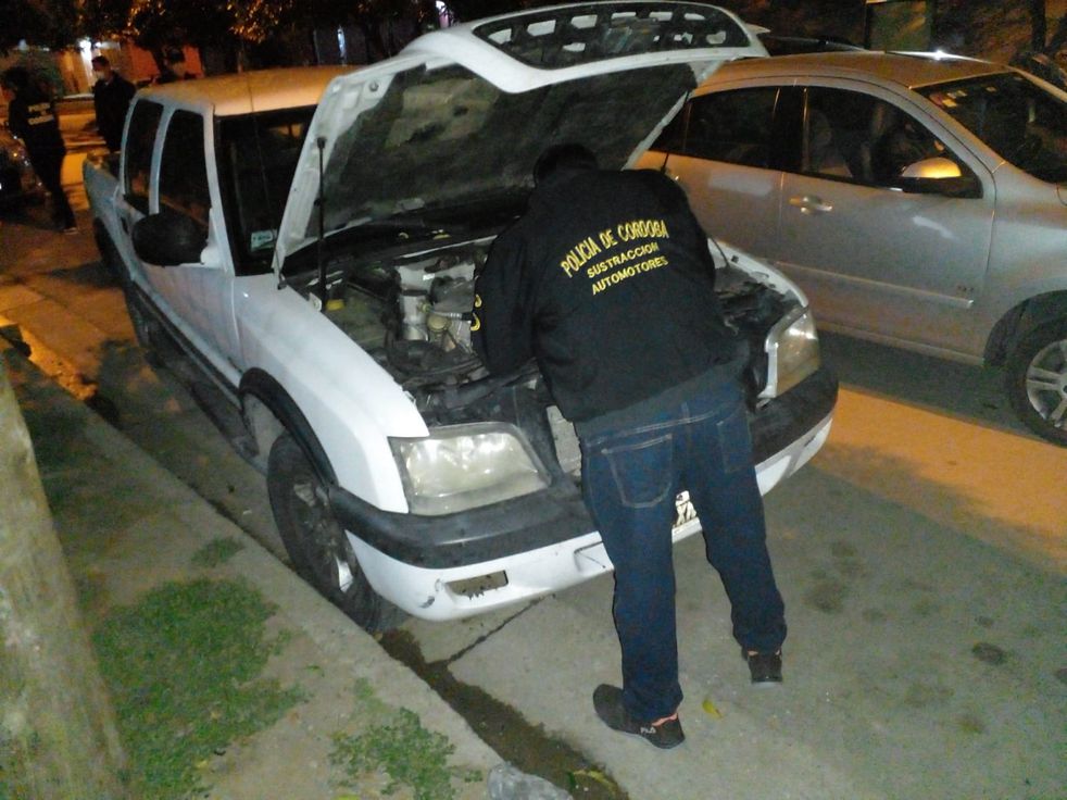 Robaban y desarmaban autos para estafar a aseguradoras en Córdoba