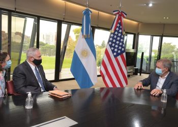 Schiaretti levanta su perfil internacional y recibió al norteamericano Stanley