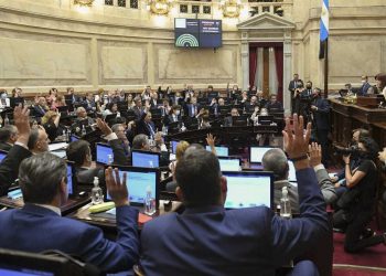 El Gobierno promulgó la ley que lo autoriza a firmar un acuerdo con el FMI