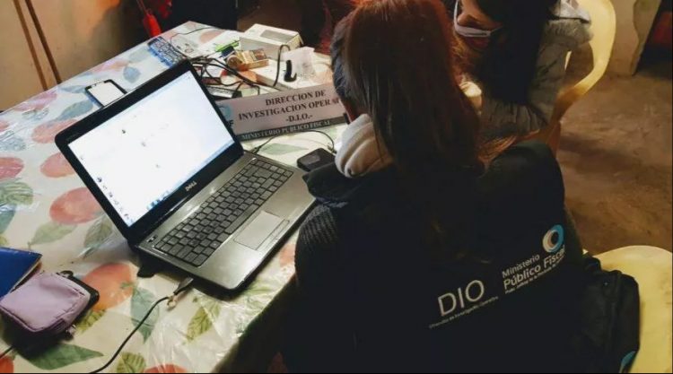 Un cura de 80 años fue detenido por distribución de pornografía infantil