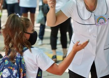 El Consejo Federal de Salud reforzó la necesidad de sostener el uso del barbijo