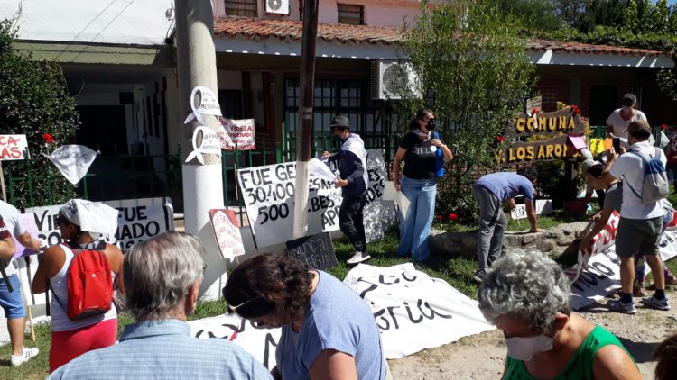Una pueblada y una denuncia penal contra la jefa comunal de Villa Los Aromos