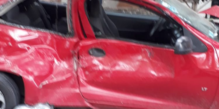 Chocó a siete autos estacionados, mató a un motociclista y quiso huir, pero fue atrapado por vecinos