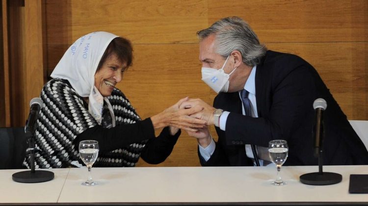 Fernández encabezó un acto en el Centro de la Ciencia.