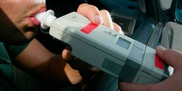Tomó tanto que el alcoholímetro le dio “error”