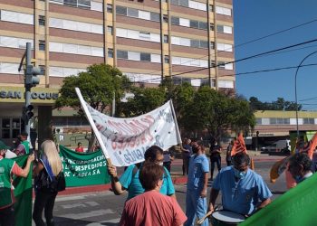Trabajadores de la salud rechazan el aumento propuesto por la Provincia