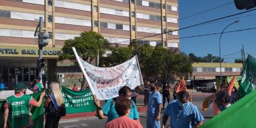 Trabajadores de la salud rechazan el aumento propuesto por la Provincia