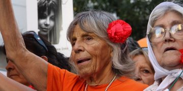 Rinden un homenaje a Abuelas de Plaza de Mayo