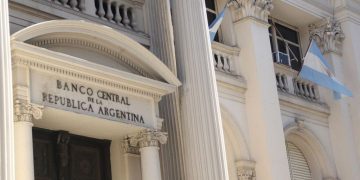 El Banco Central subió la tasa de referencia a 44,5%
