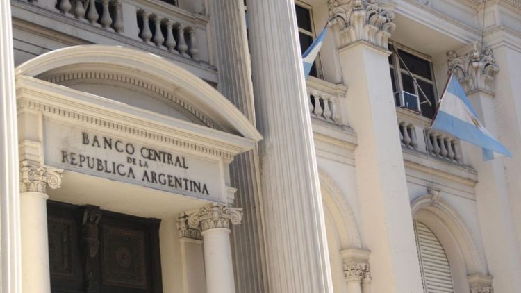 El Banco Central subió la tasa de referencia a 44,5%
