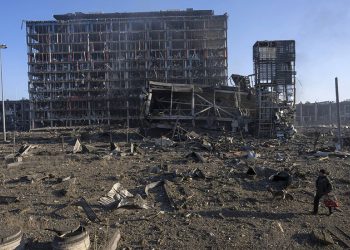 Bombardean un blanco en una zona poblada de Kiev