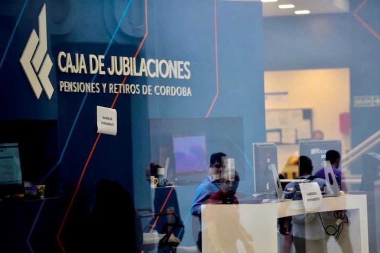 El 91% de aportantes a la Caja percibe salarios de pobreza