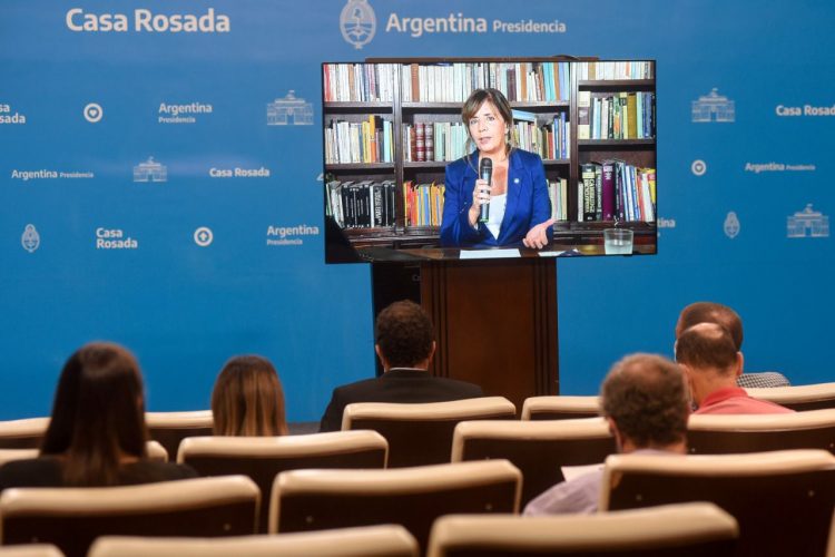 El Gobierno llegó a un acuerdo con el FMI "en los puntos sustanciales" y se aguarda su ingreso al Congreso