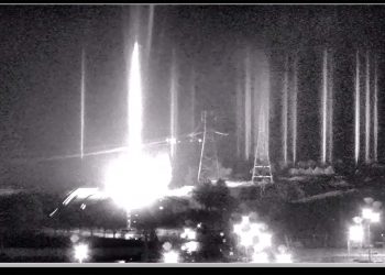 Acusaciones cruzadas entre Moscú y Kiev por el incendio en la central nuclear más grande de Europa