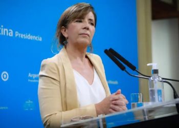 Cerruti reconoció la distancia entre CFK y Fernández