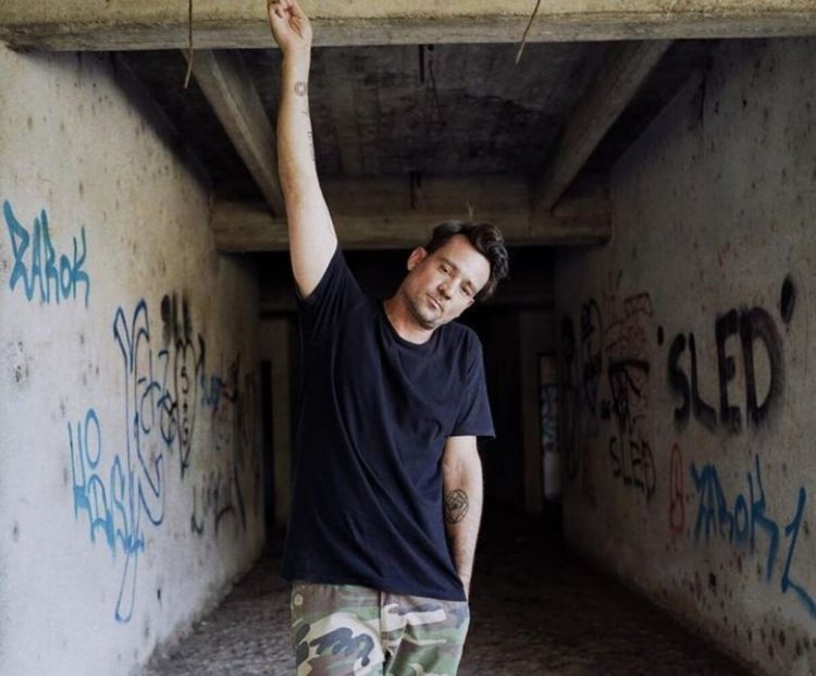 Chano Charpentier dio un recital en mal estado y preocupó a sus fans
