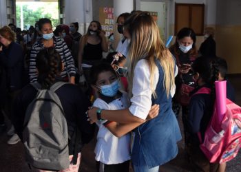 La vuelta a clases presenciales, entre la emoción y los barbijos