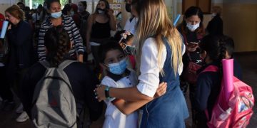 La vuelta a clases presenciales, entre la emoción y los barbijos