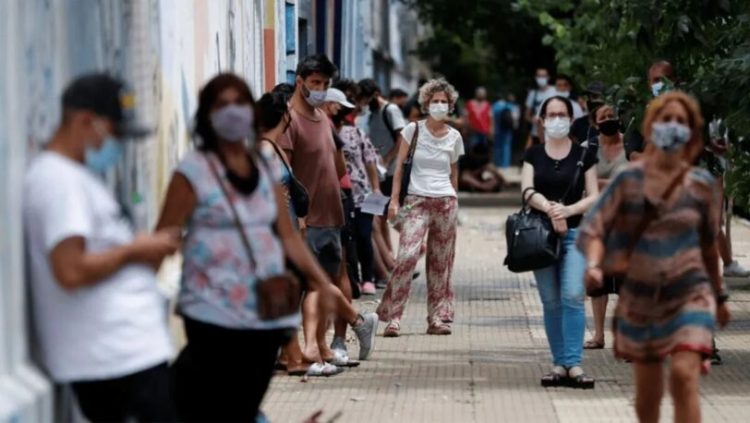 Los contagios de coronavirus se volvieron a duplicar en la última semana