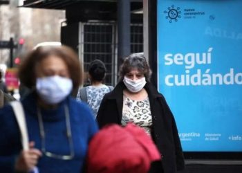 Reportaron la menor cifra diaria de infectados por coronavirus en casi tres meses