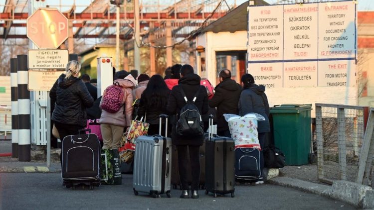 Se agrava la crisis humanitaria en Ucrania y las conversaciones con Rusia arrojan pocos avances